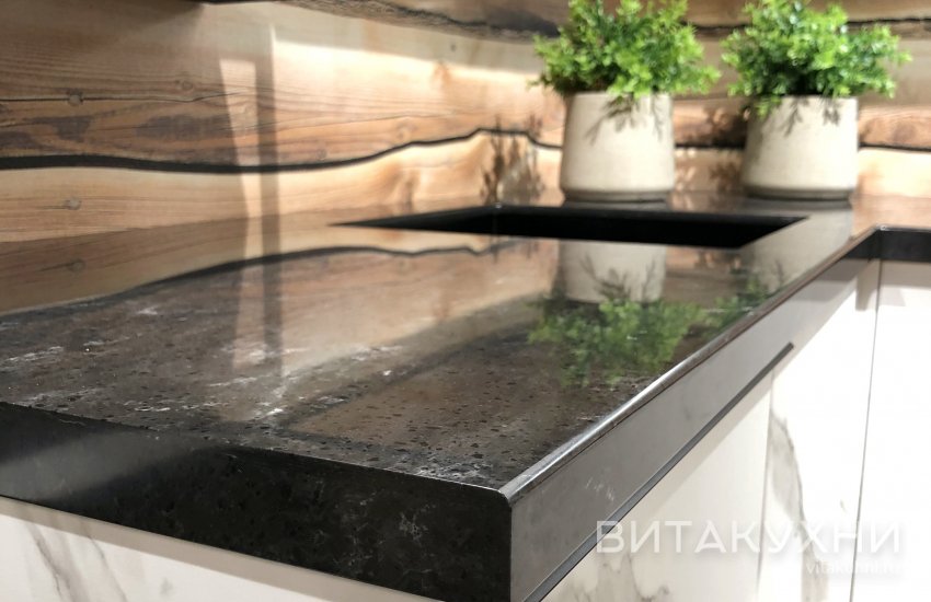 Кухня Маурицио Лайт, Вита Кухни